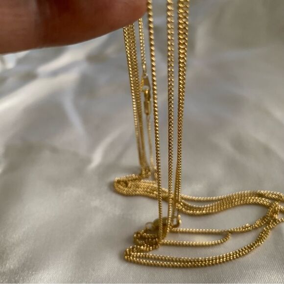 New! 14K Gold plated 1mm linked dainty 18 inch necklace - Picture 3 of 6